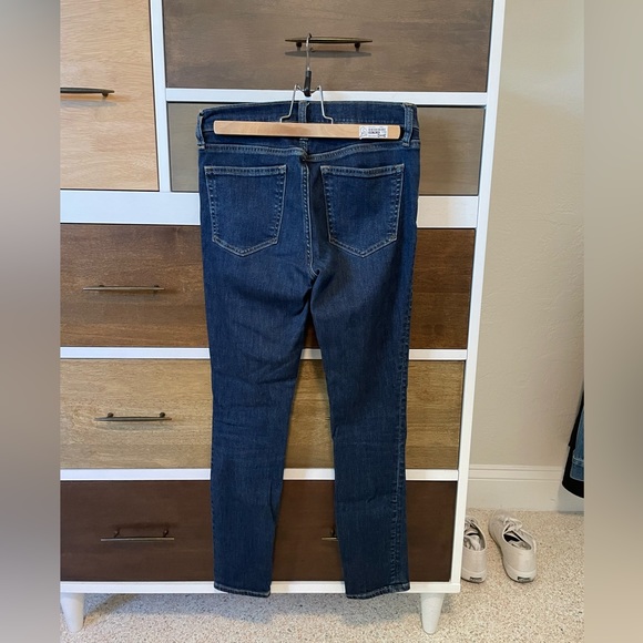Gap True Skinny Mid Rise Blue Denim Jeans - size 27, 4R - Picture 4 of 5